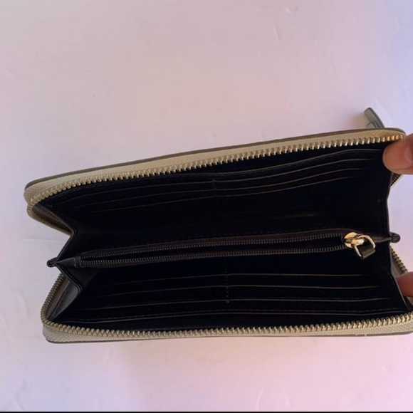 Marc Jacobs Empire City Leather Continental Wallet - Picture 3 of 10